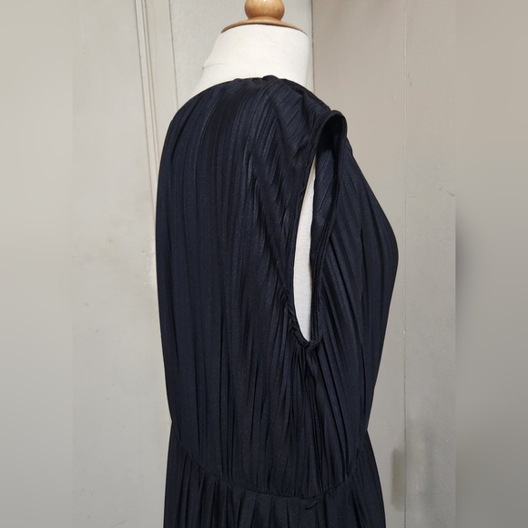 H&M pleated sleeveless dress - Picture 5 of 14